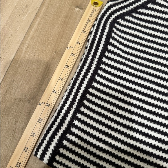 Levi’s Striped Knit Sleeveless Crochet Top 🧶 - Picture 5 of 6